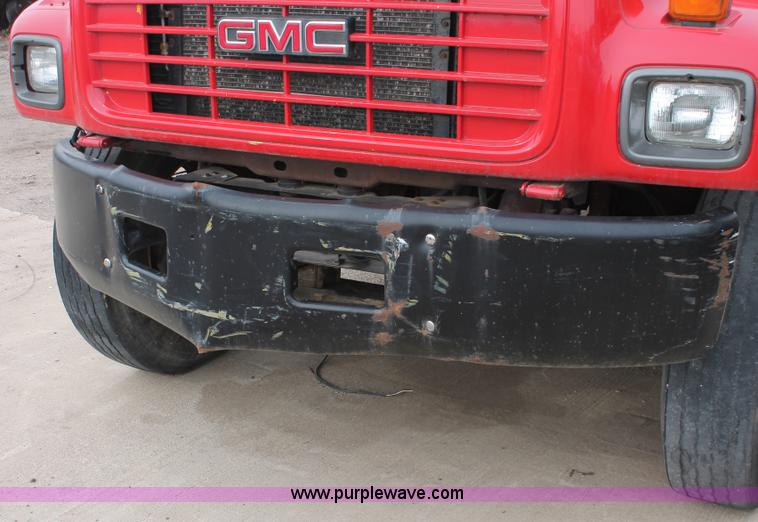 image for item V9225 1997 GMC C6500 box truck