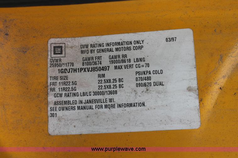 image for item V9225 1997 GMC C6500 box truck