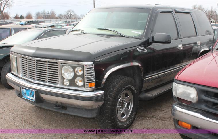 image for item V9226 1997 Chevrolet Tahoe LT SUV