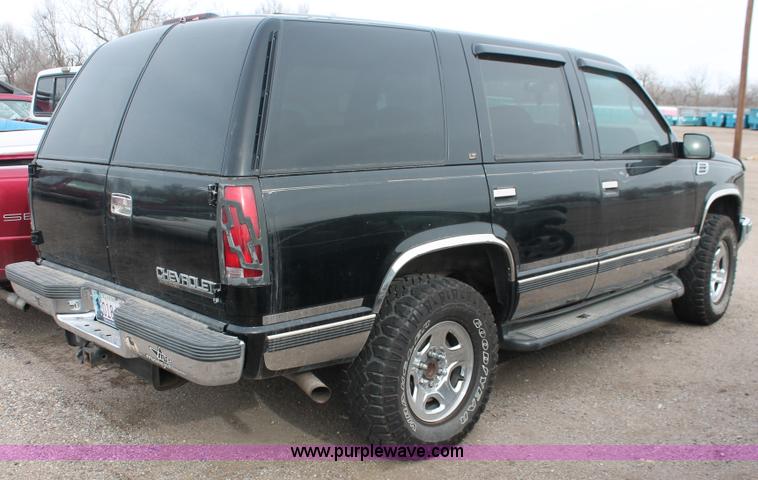 image for item V9226 1997 Chevrolet Tahoe LT SUV
