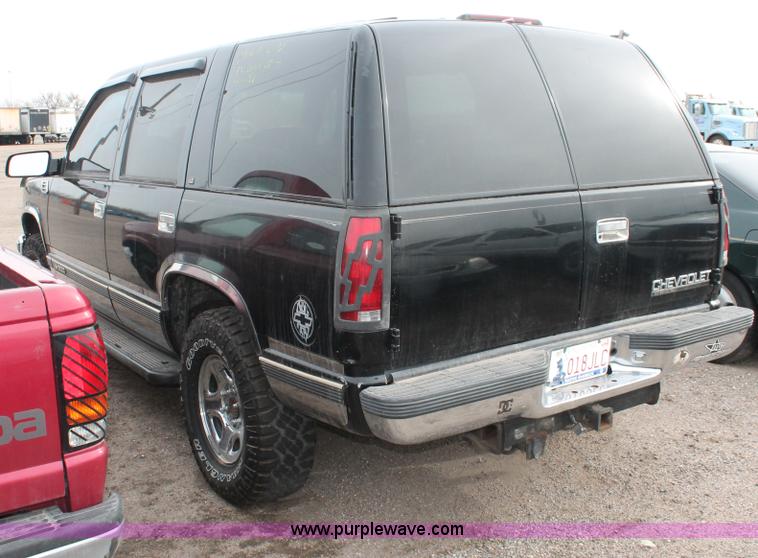 image for item V9226 1997 Chevrolet Tahoe LT SUV