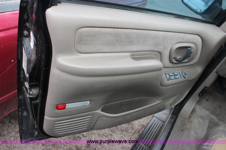 image for item V9226 1997 Chevrolet Tahoe LT SUV