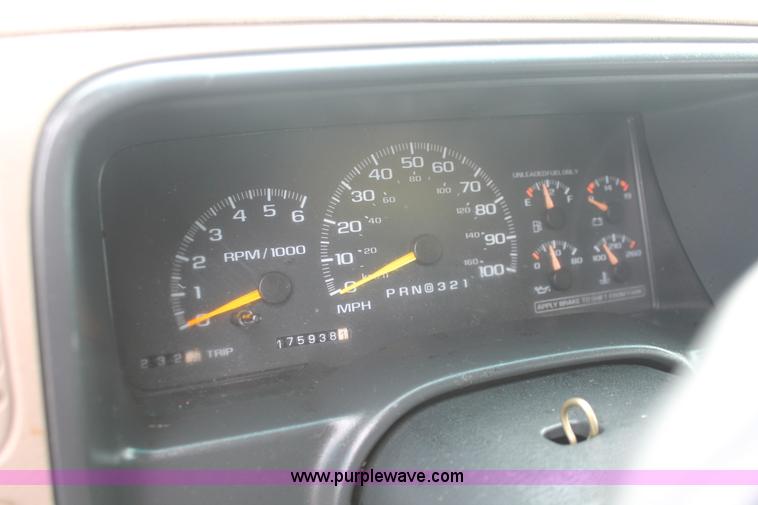 image for item V9226 1997 Chevrolet Tahoe LT SUV