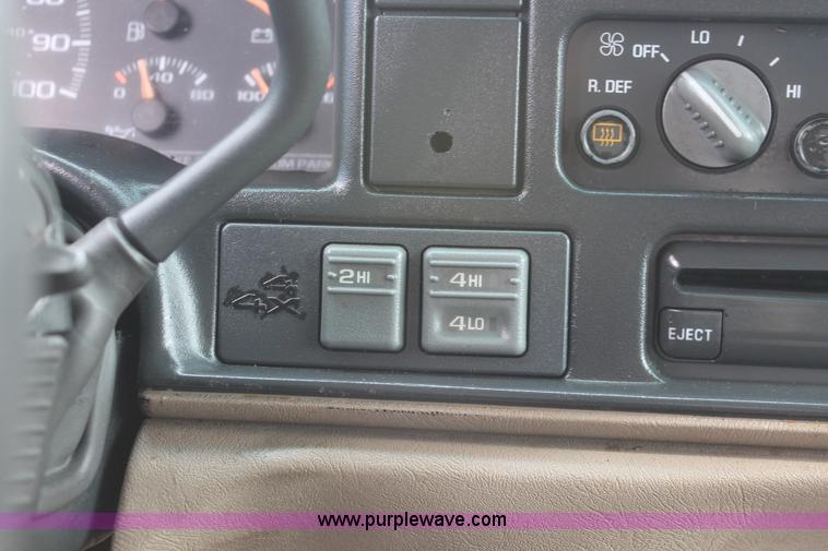 image for item V9226 1997 Chevrolet Tahoe LT SUV