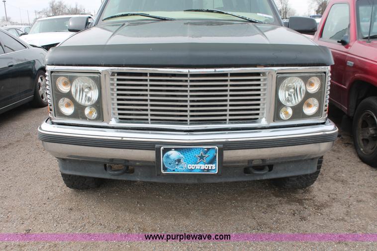 image for item V9226 1997 Chevrolet Tahoe LT SUV