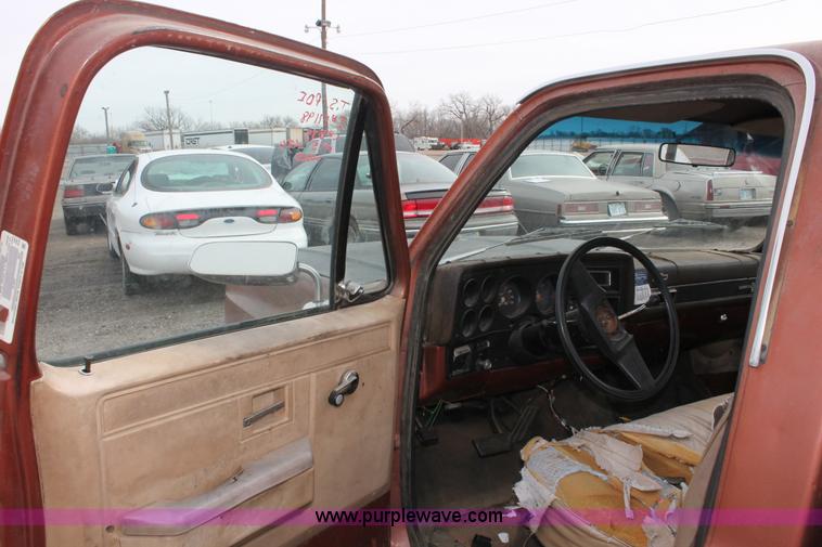 image for item V9227 1982 Chevrolet Custom Deluxe 10 pickup truck