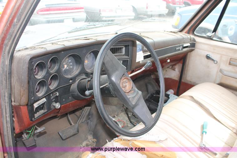 image for item V9227 1982 Chevrolet Custom Deluxe 10 pickup truck