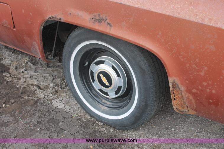 image for item V9227 1982 Chevrolet Custom Deluxe 10 pickup truck