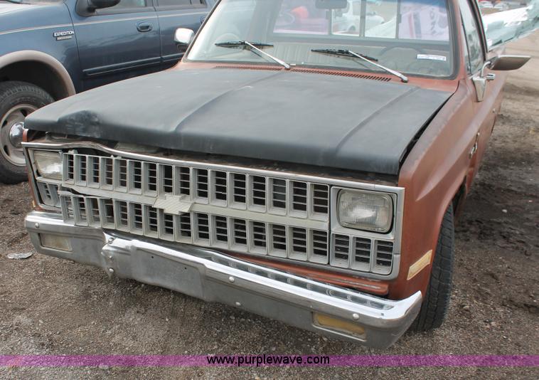 image for item V9227 1982 Chevrolet Custom Deluxe 10 pickup truck