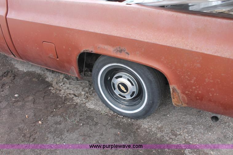 image for item V9227 1982 Chevrolet Custom Deluxe 10 pickup truck