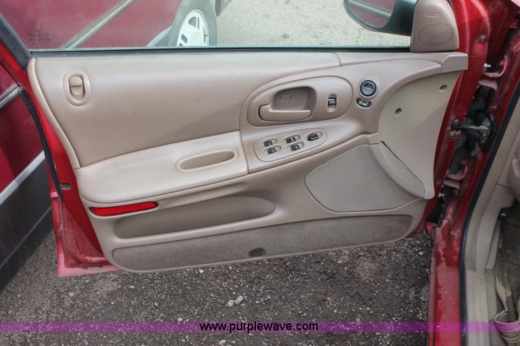 image for item V9228 2002 Dodge Intrepid