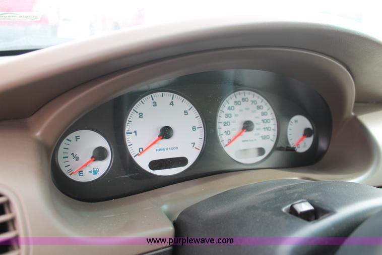 image for item V9228 2002 Dodge Intrepid