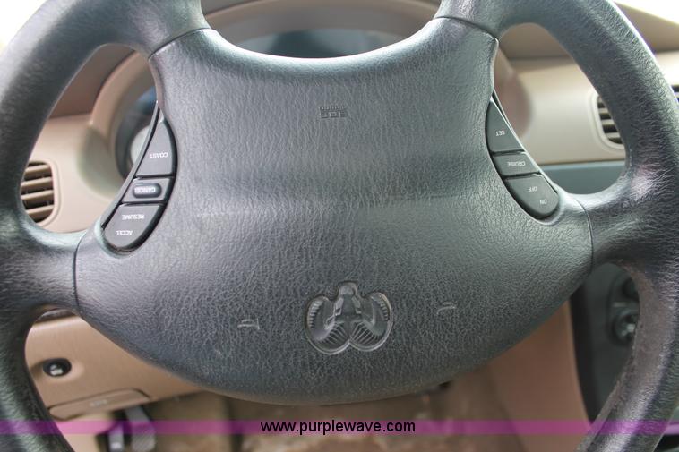 image for item V9228 2002 Dodge Intrepid