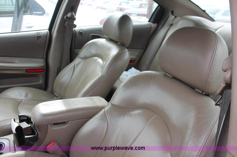 image for item V9228 2002 Dodge Intrepid