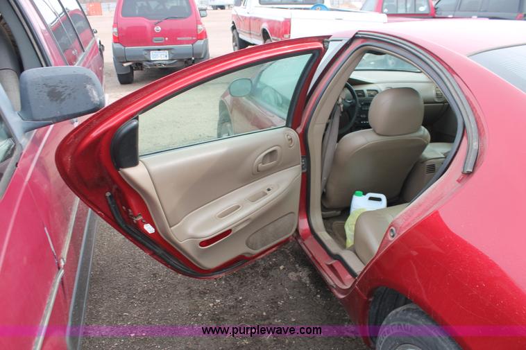 image for item V9228 2002 Dodge Intrepid