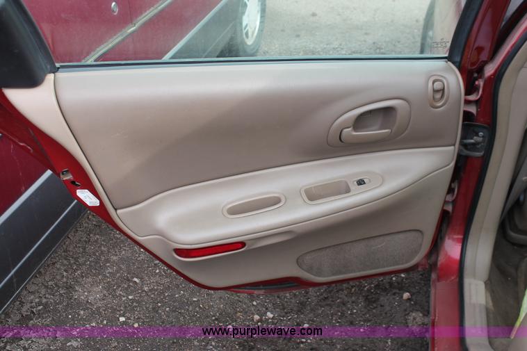 image for item V9228 2002 Dodge Intrepid