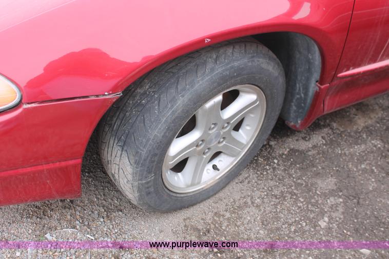 image for item V9228 2002 Dodge Intrepid