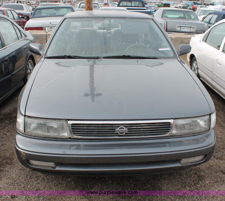image for item V9229 1994 Nissan Maxima GXE