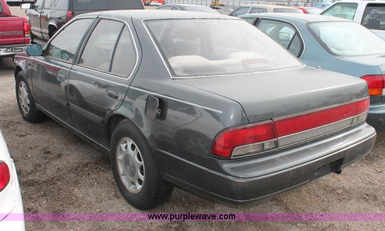 image for item V9229 1994 Nissan Maxima GXE