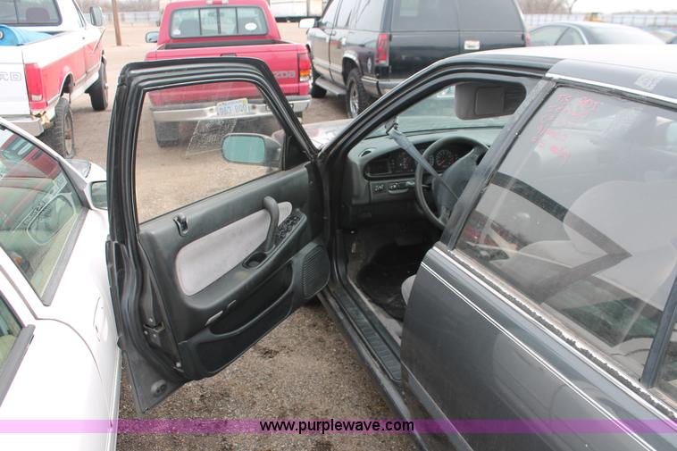 image for item V9229 1994 Nissan Maxima GXE