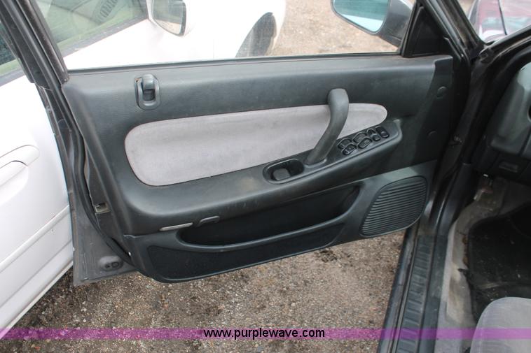 image for item V9229 1994 Nissan Maxima GXE