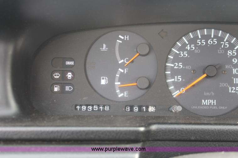 image for item V9229 1994 Nissan Maxima GXE