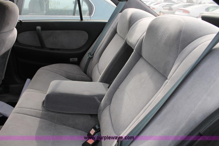 image for item V9229 1994 Nissan Maxima GXE