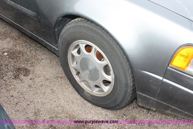 image for item V9229 1994 Nissan Maxima GXE