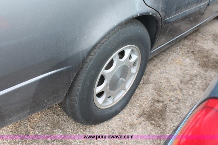 image for item V9229 1994 Nissan Maxima GXE