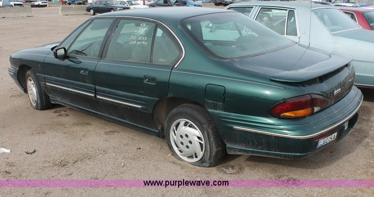 image for item V9231 1999 Pontiac Bonneville SE
