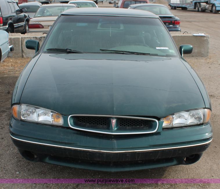 image for item V9231 1999 Pontiac Bonneville SE
