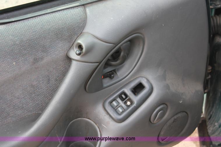 image for item V9231 1999 Pontiac Bonneville SE