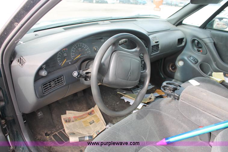 image for item V9231 1999 Pontiac Bonneville SE