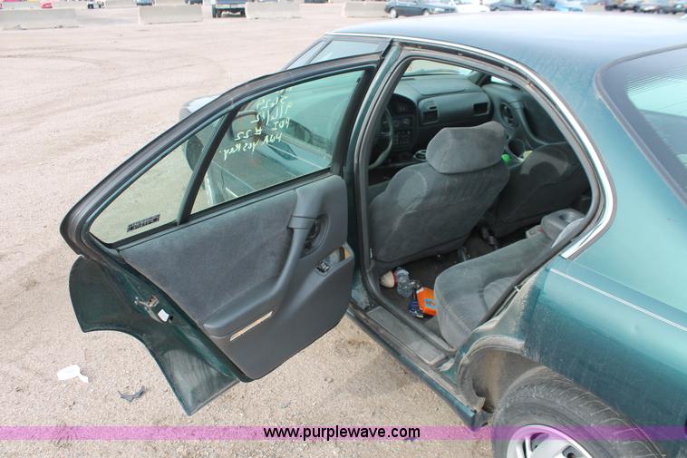 image for item V9231 1999 Pontiac Bonneville SE