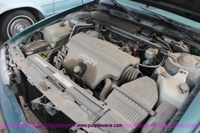 image for item V9231 1999 Pontiac Bonneville SE