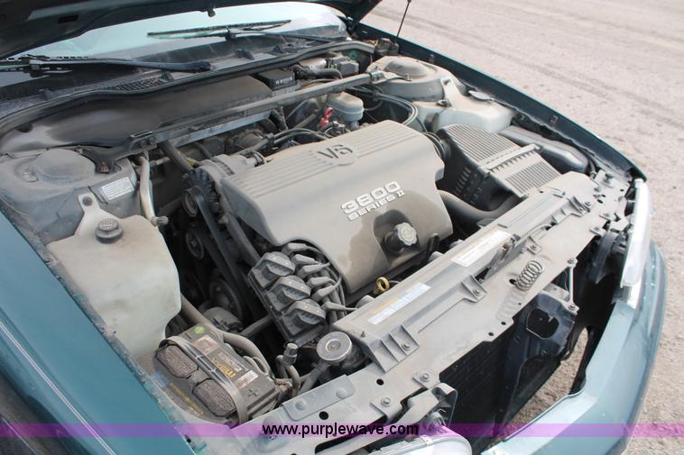 image for item V9231 1999 Pontiac Bonneville SE