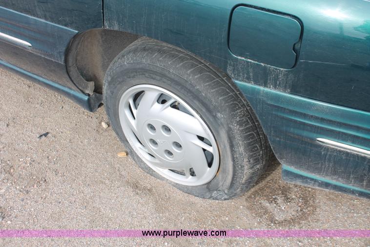 image for item V9231 1999 Pontiac Bonneville SE