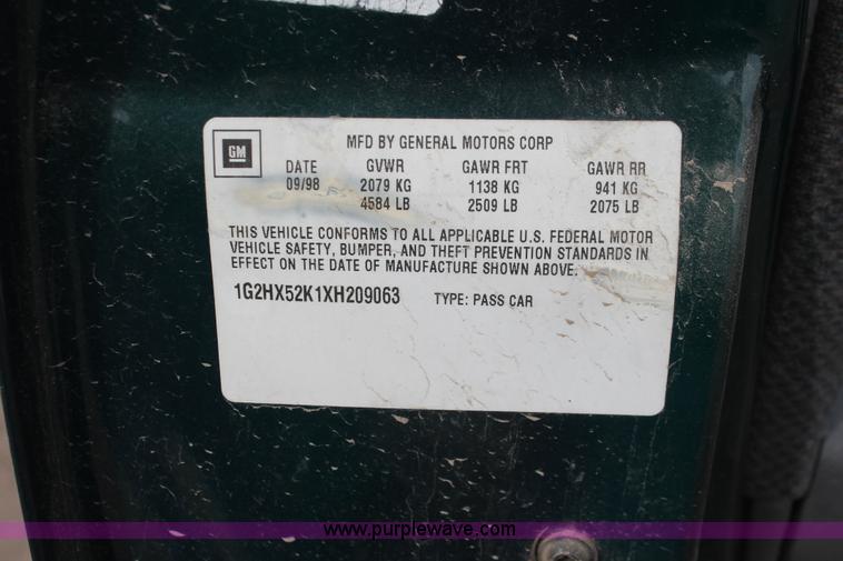 image for item V9231 1999 Pontiac Bonneville SE