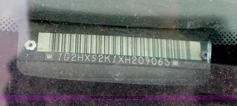 image for item V9231 1999 Pontiac Bonneville SE