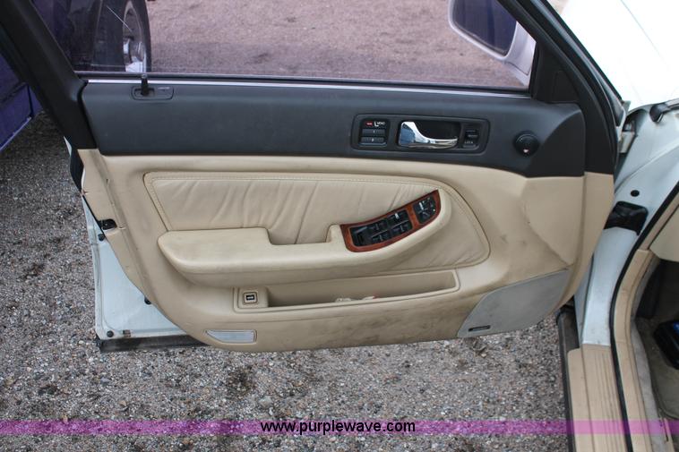 image for item V9232 1992 Acura Legend LS