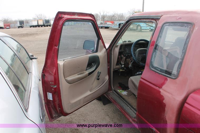 image for item V9233 1994 Ford Ranger pickup truck