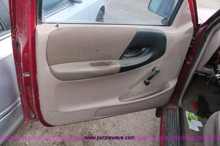 image for item V9233 1994 Ford Ranger pickup truck