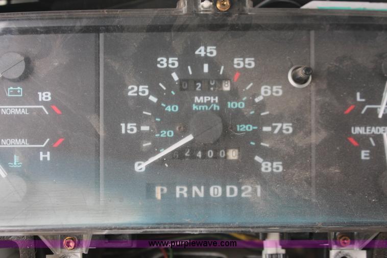 image for item V9233 1994 Ford Ranger pickup truck