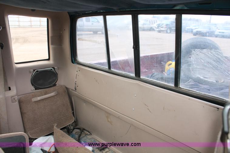 image for item V9233 1994 Ford Ranger pickup truck