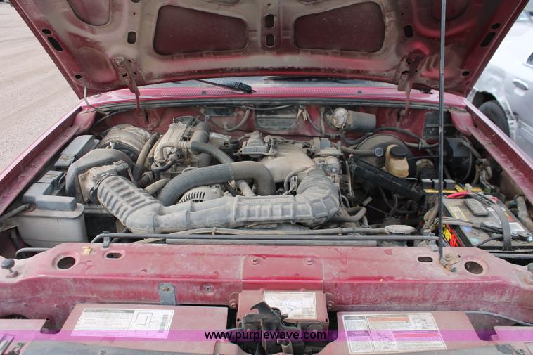 image for item V9233 1994 Ford Ranger pickup truck