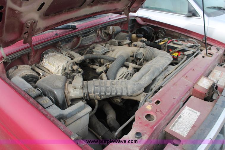 image for item V9233 1994 Ford Ranger pickup truck