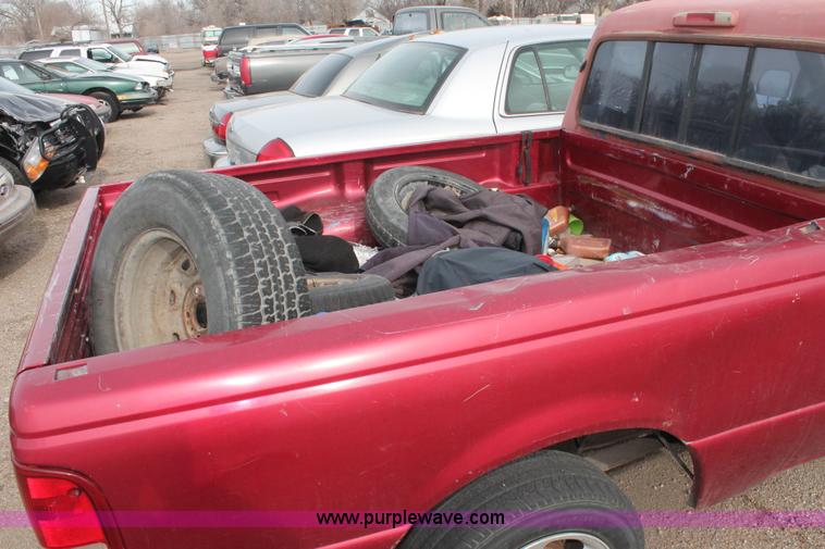 image for item V9233 1994 Ford Ranger pickup truck