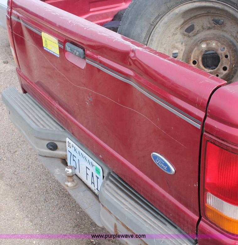 image for item V9233 1994 Ford Ranger pickup truck