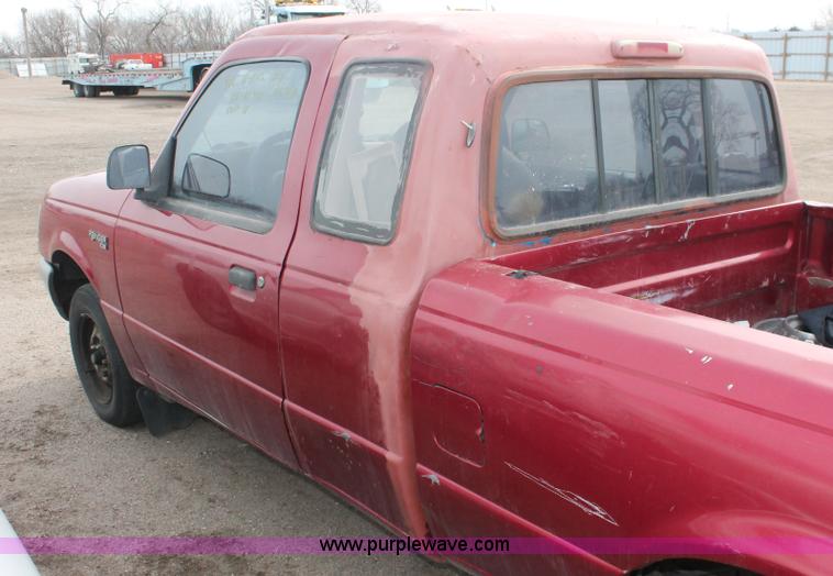 image for item V9233 1994 Ford Ranger pickup truck