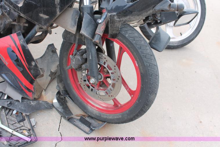 image for item V9234 1995 Kawasaki Ninja motorcycle